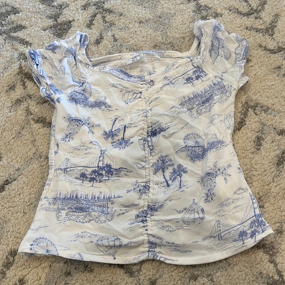 This is a girls top from Abercrombie kids